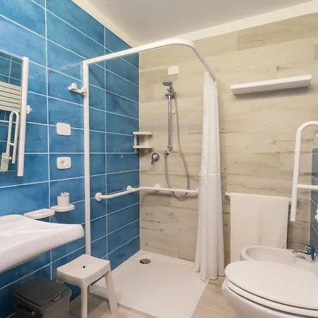 Biancaneve Wellness Отель Маротта